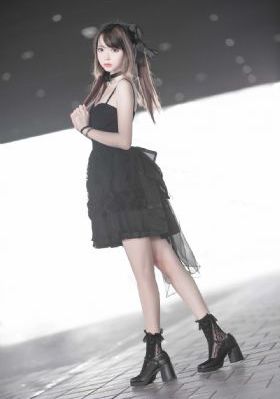 国产精彩美女久久_720免费播放